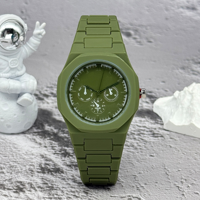 Ünlü Marka Sahte Üç Gözlü Kadr - Luxury Watch News incelemesi ve fiyatı